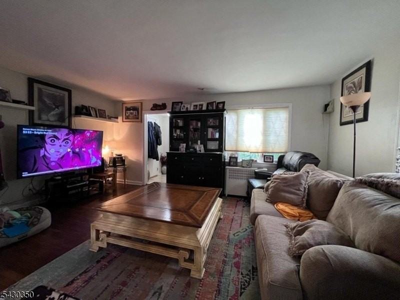 301 W Elm St - Photo 4 of 18