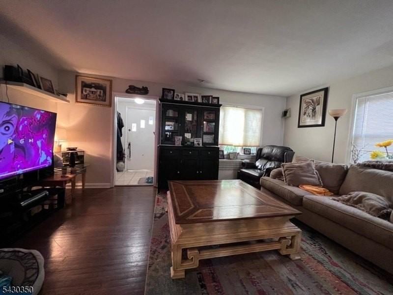 301 W Elm St - Photo 5 of 18