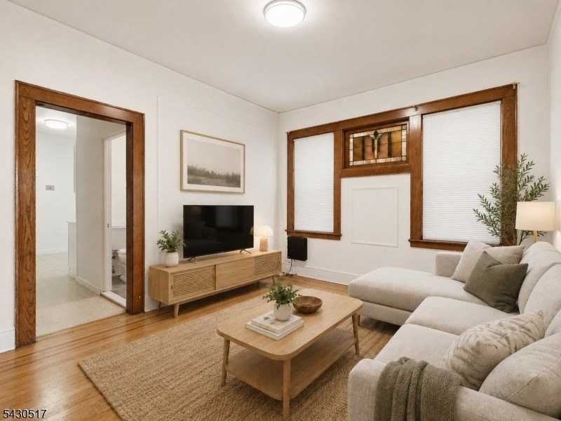 265 N 17th St #2R - Photo 4 of 8