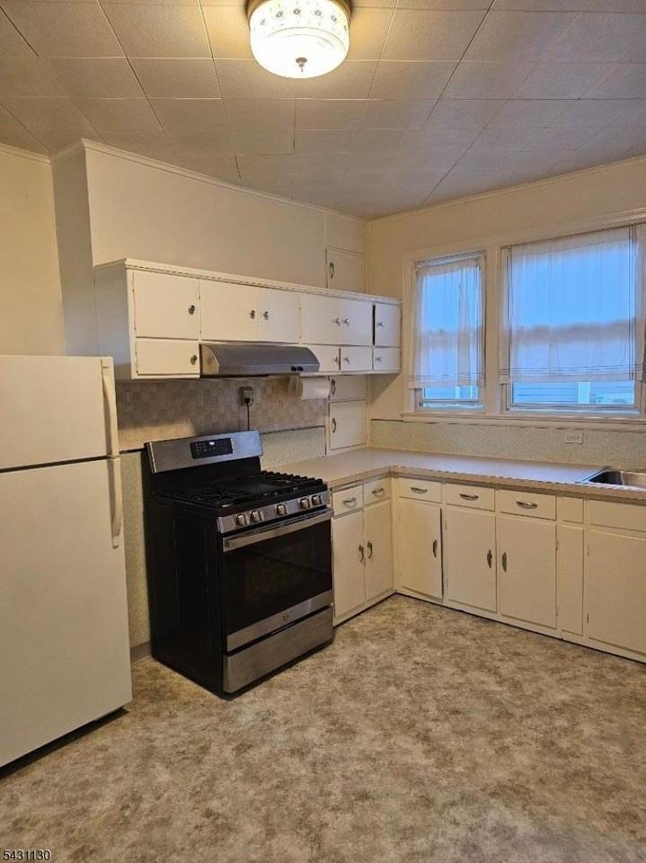 406 Boulevard - Photo 4 of 10
