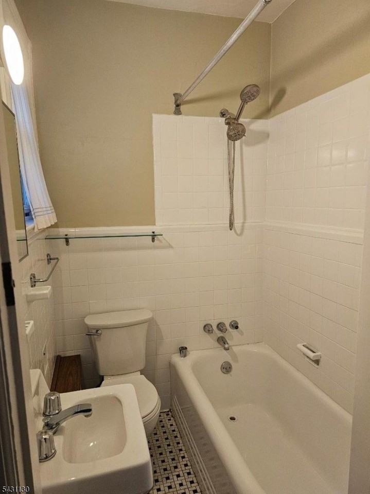 406 Boulevard - Photo 6 of 10