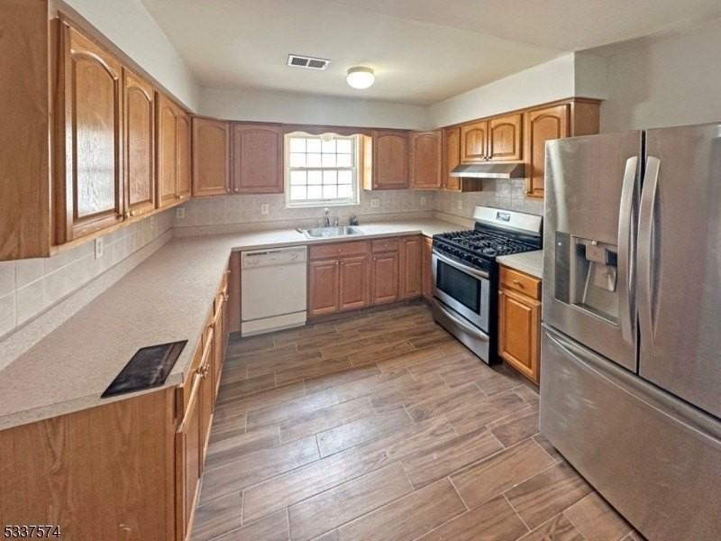 328 Broadway - Photo 3 of 11