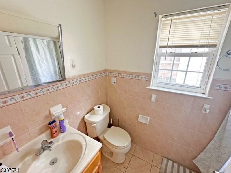 328 Broadway - Photo 5 of 11