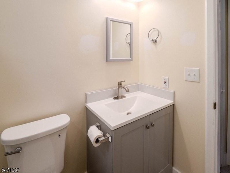 88 Trinity St - Photo 6 of 17