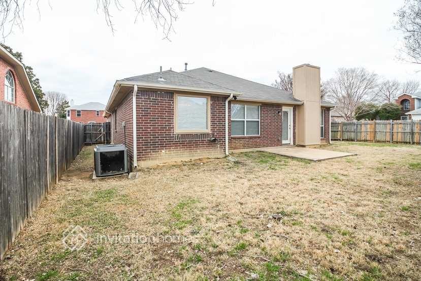 2076 Rushmore Ct - Photo 3 of 5