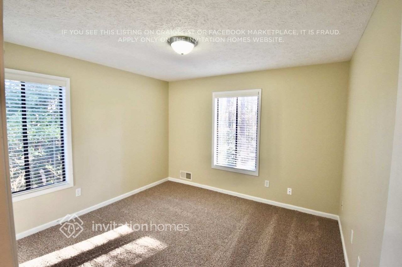 2648 Spencers Trce Ne - Photo 3 of 10
