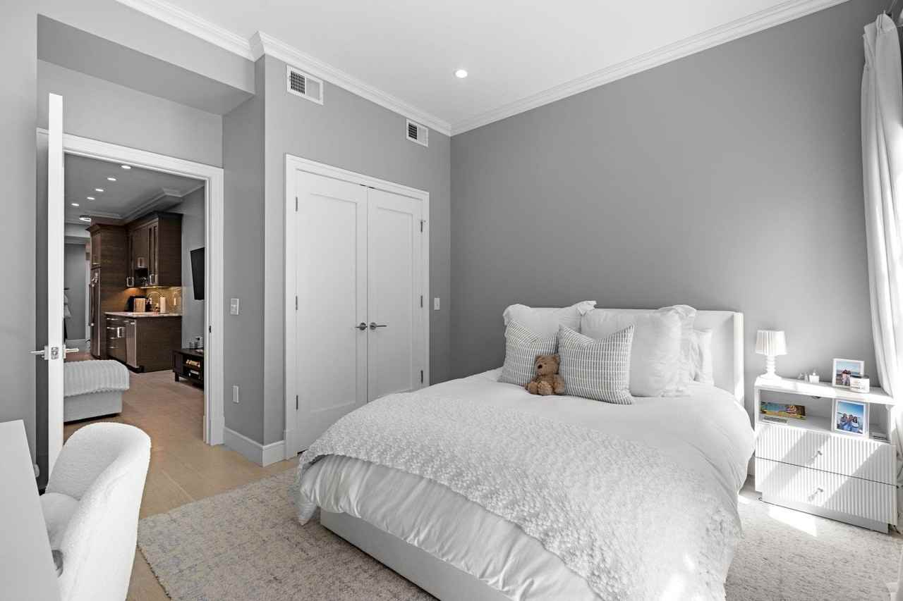 313 Washington St #1 - Photo 4 of 14