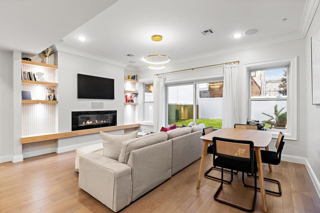 414 New York Ave #A - Photo 4 of 16