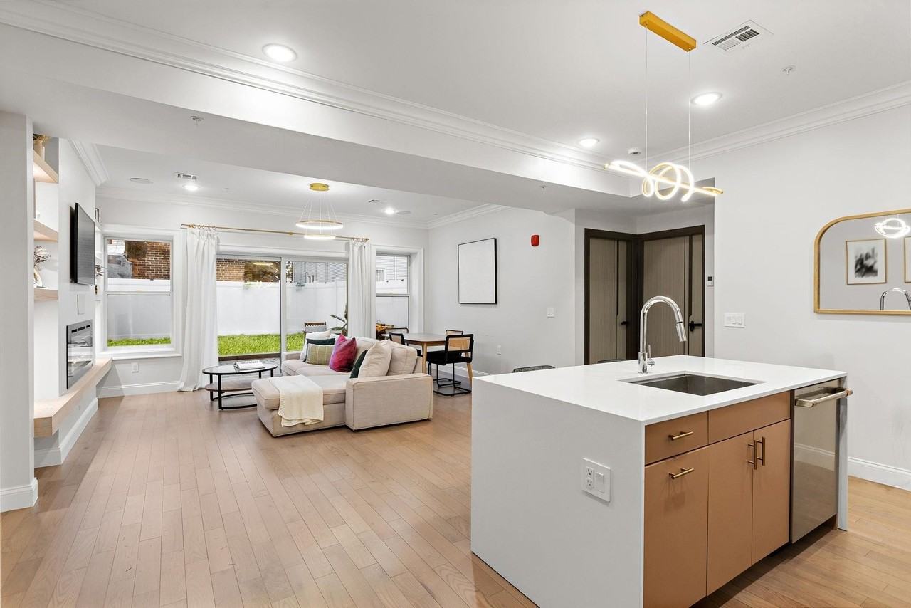 414 New York Ave #A - Photo 5 of 16