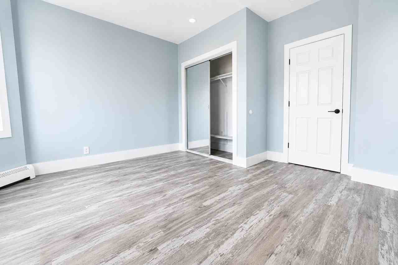 286 Grant Ave #2 - Photo 4 of 26