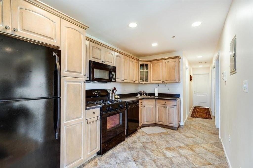 311 Manhattan Ave #2 - Photo 5 of 15