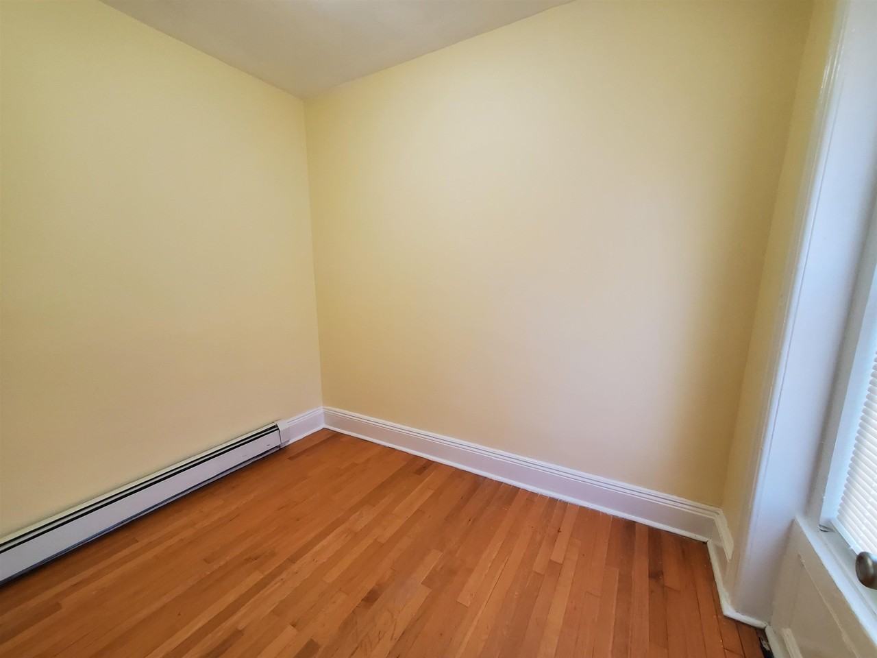41 Harmon St #4 - Photo 5 of 9