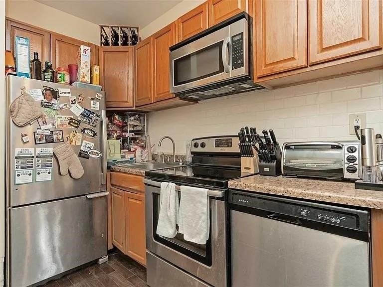 1214 Washington St #3 - Photo 2 of 9