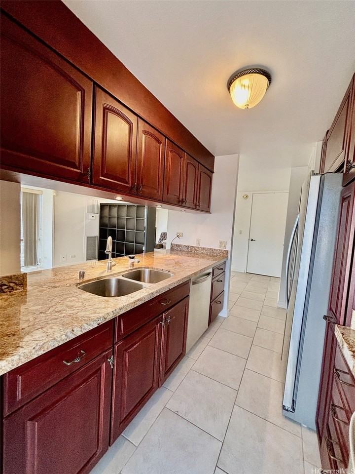 1750 Kalakaua Ave #2704 - Photo 4 of 23