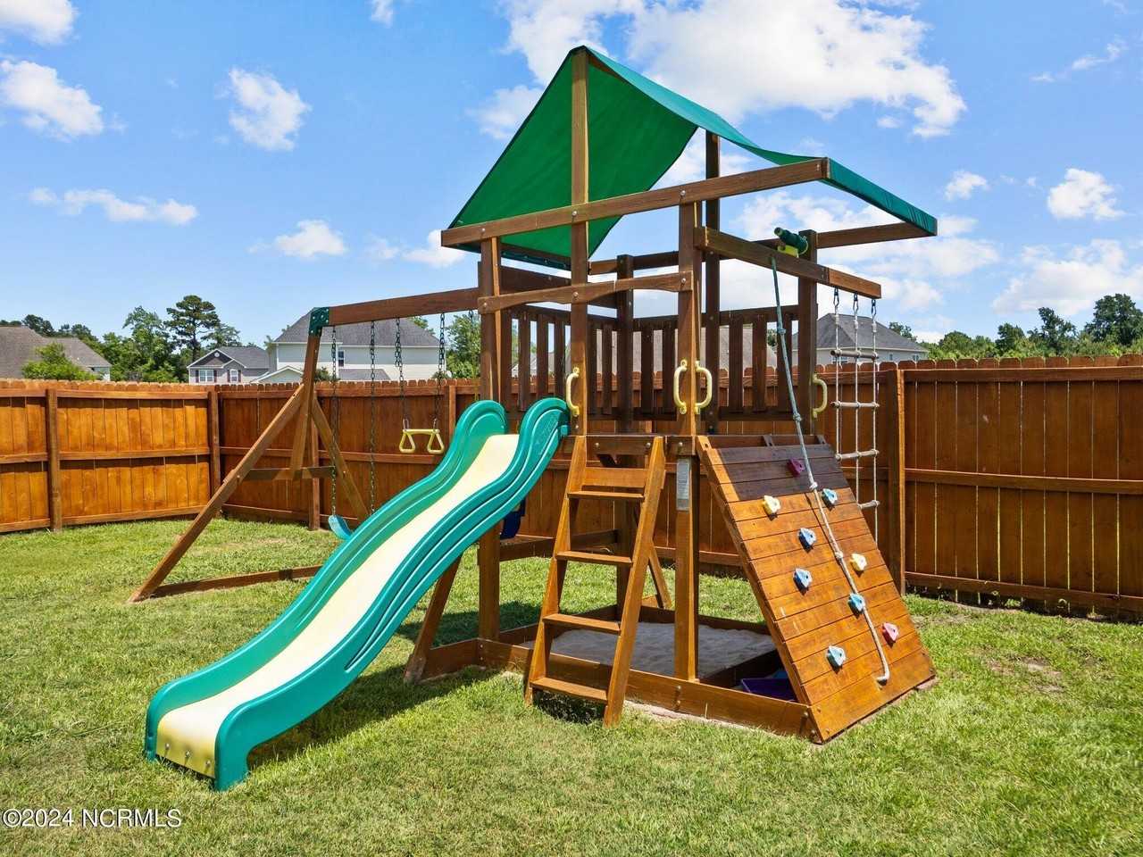 509 Romper Rd - Photo 3 of 42
