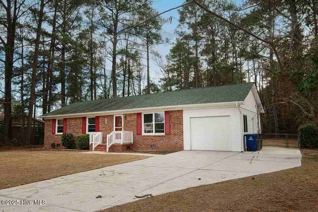 203 Pineview Rd - Photo 2 of 29