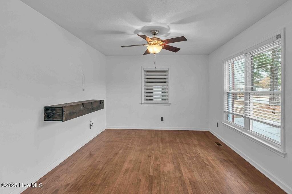 203 Pineview Rd - Photo 4 of 29