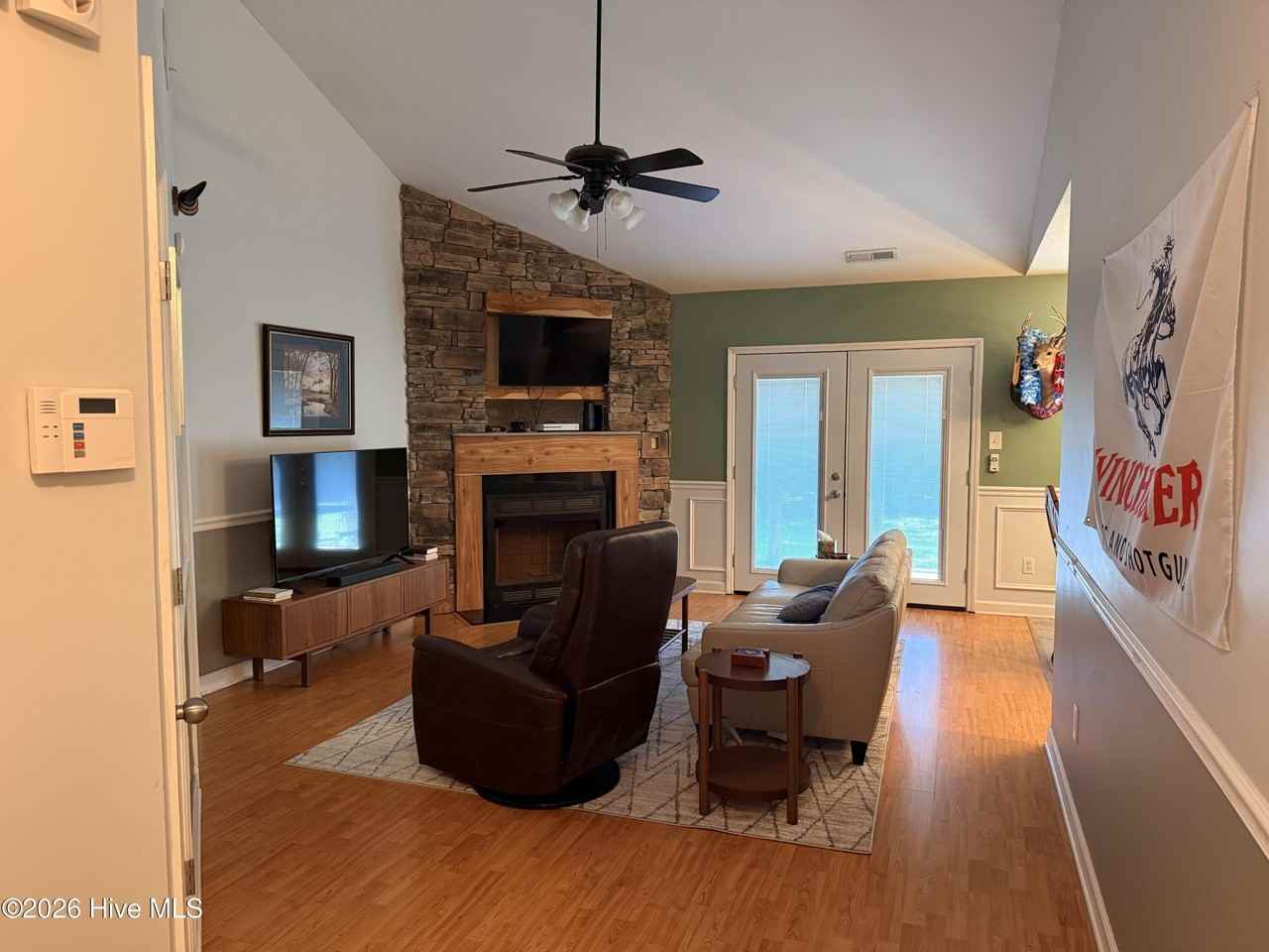 145 Broadleaf Dr - Photo 3 of 19