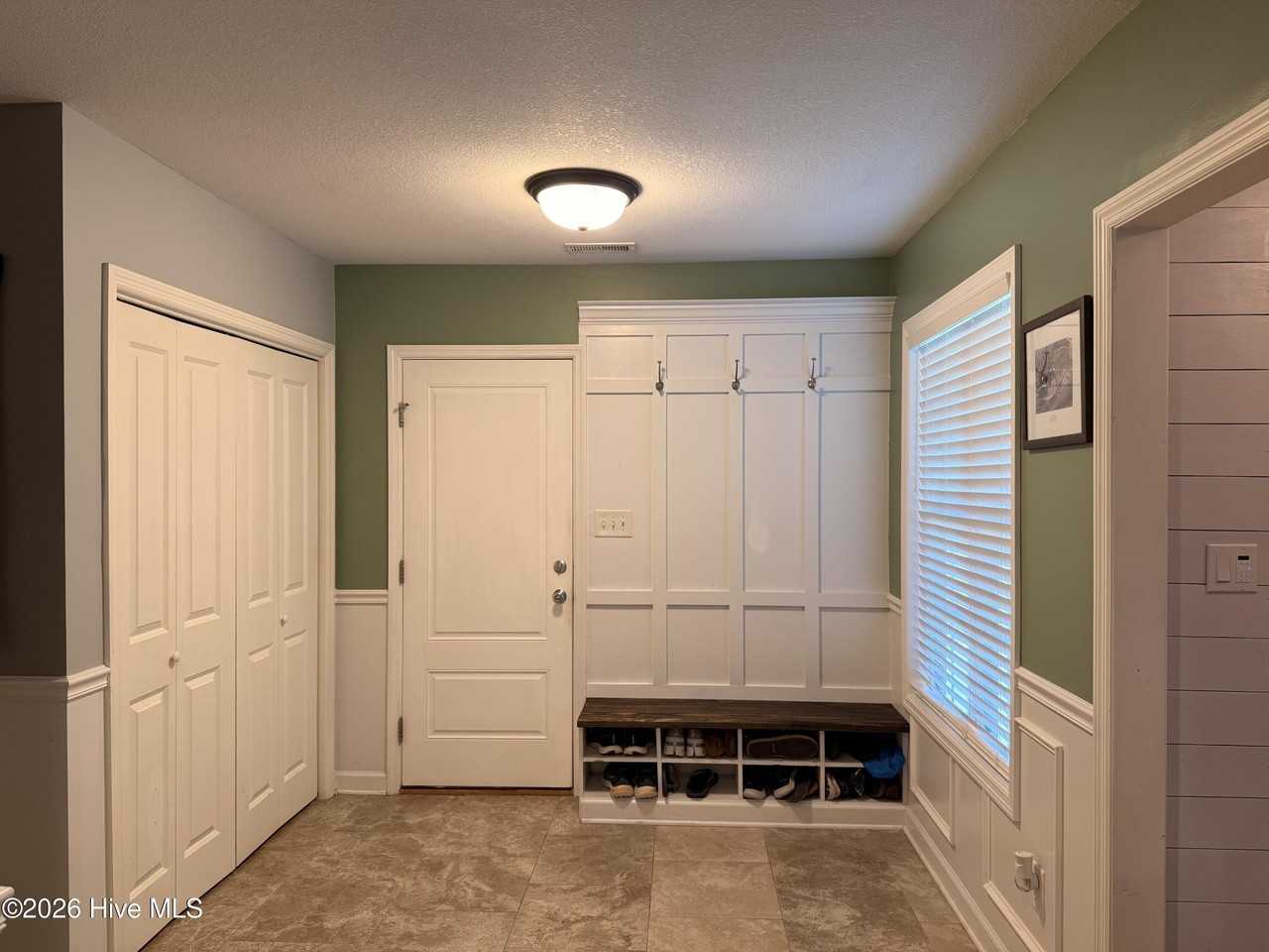 145 Broadleaf Dr - Photo 4 of 19