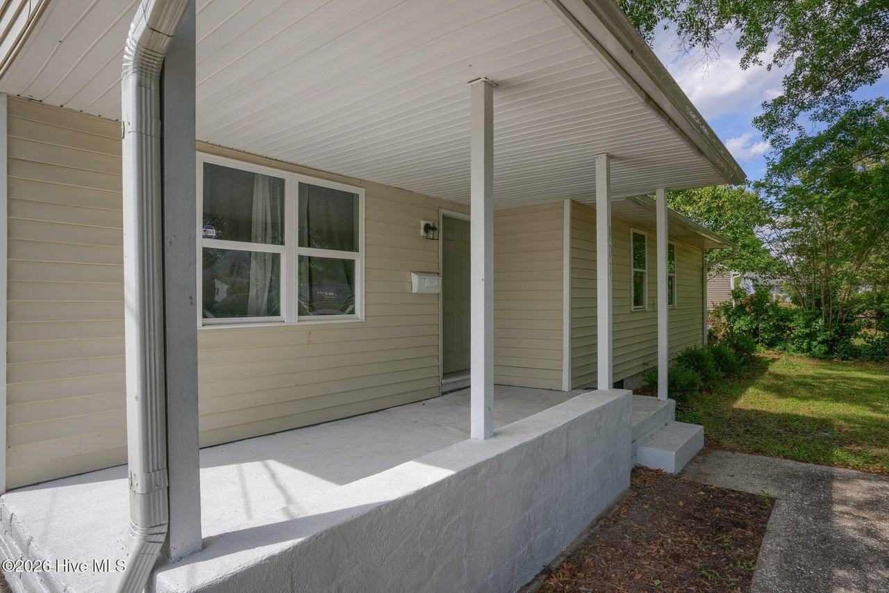 901 Davis St - Photo 5 of 22