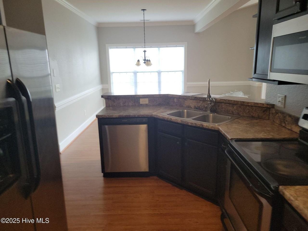 2321 Dovedale Dr #B - Photo 7 of 18