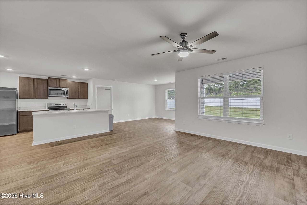668 Buckeye Rd Ne - Photo 3 of 25