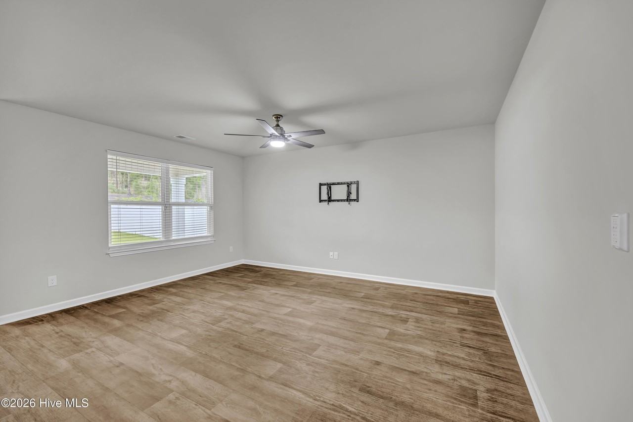 668 Buckeye Rd Ne - Photo 5 of 25