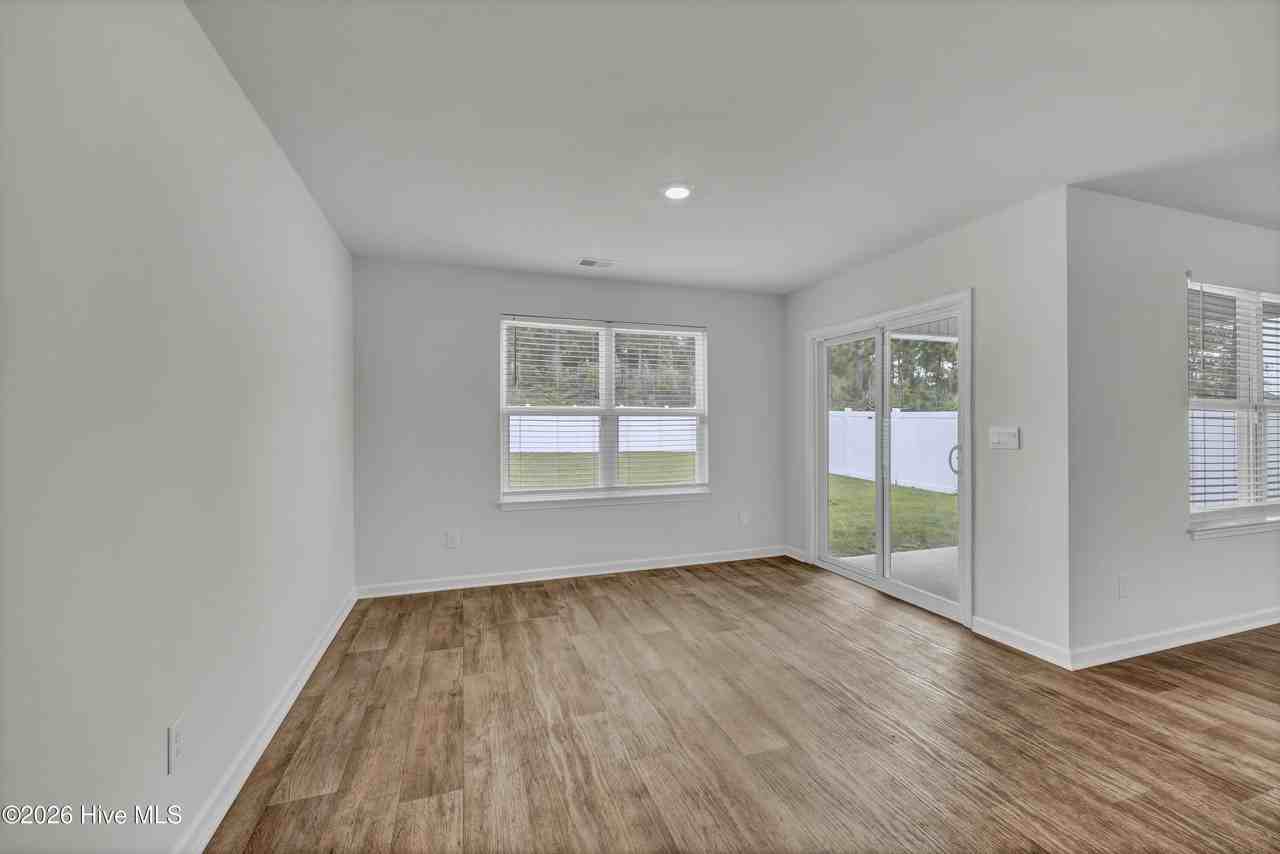 668 Buckeye Rd Ne - Photo 7 of 25