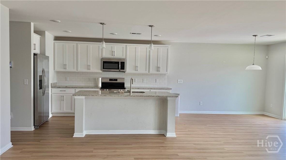 37 Stetson Dr - Photo 3 of 13