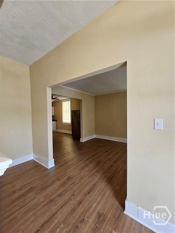 714 W 38th St - Photo 7 of 44