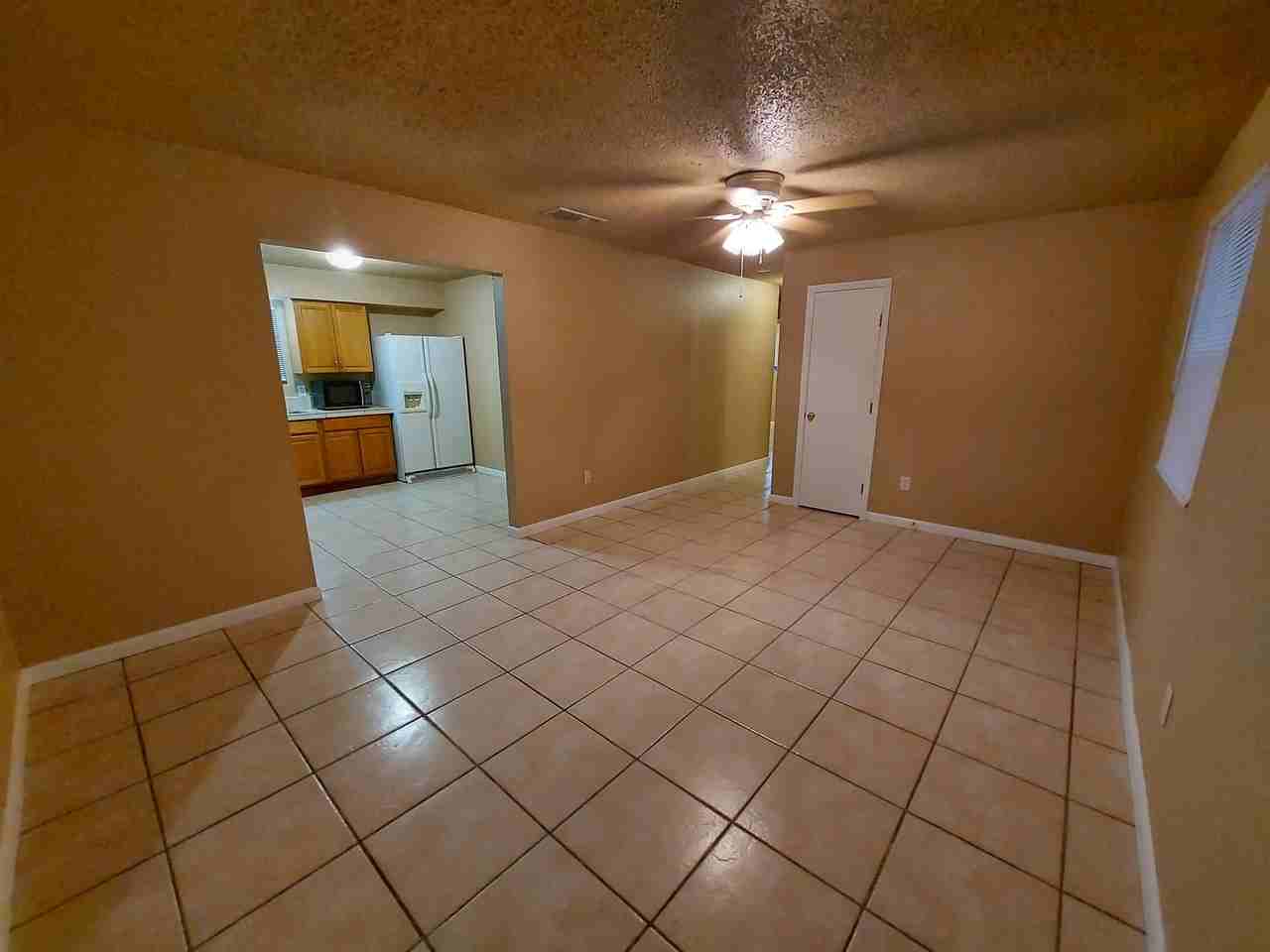 1611 2nd St - Photo 5 of 11
