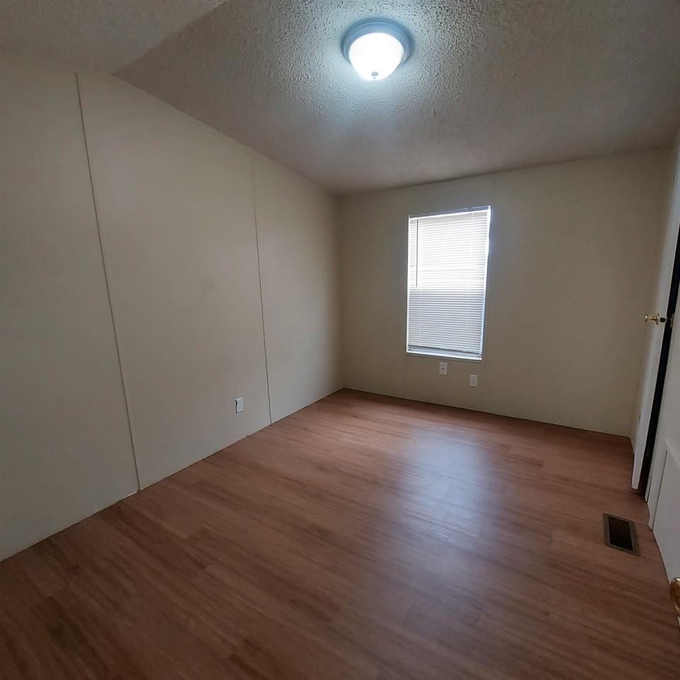 911 Barrier Ln - Photo 4 of 11