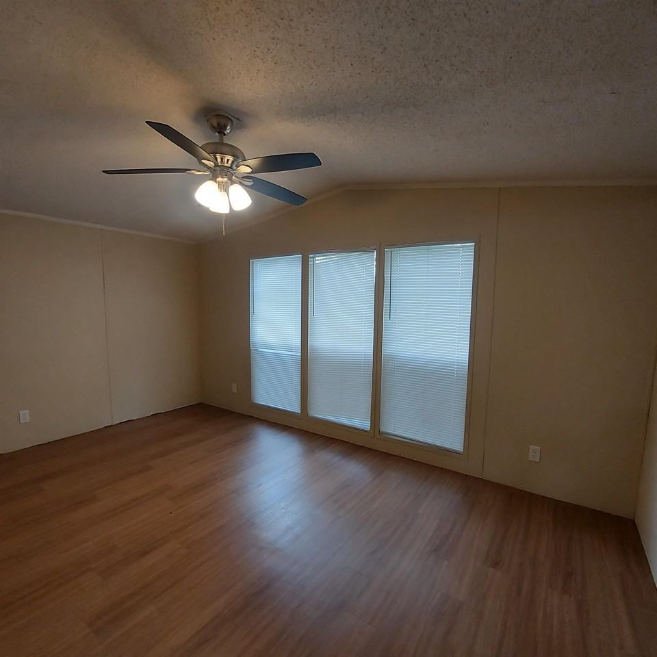 911 Barrier Ln - Photo 6 of 11
