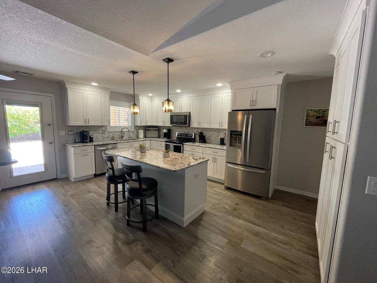 3620 Beechwood Dr - Photo 3 of 20