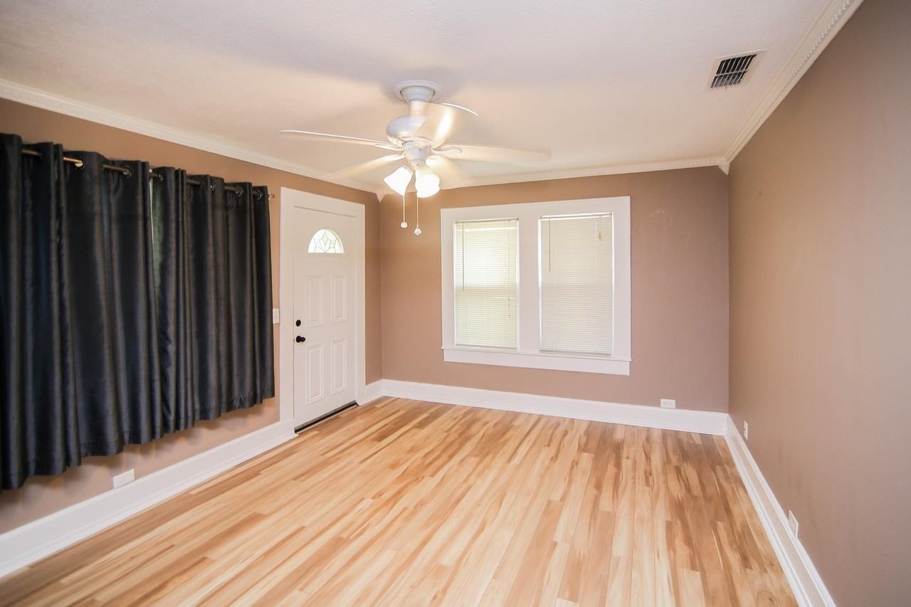 302 Woodlawn Dr - Photo 3 of 24
