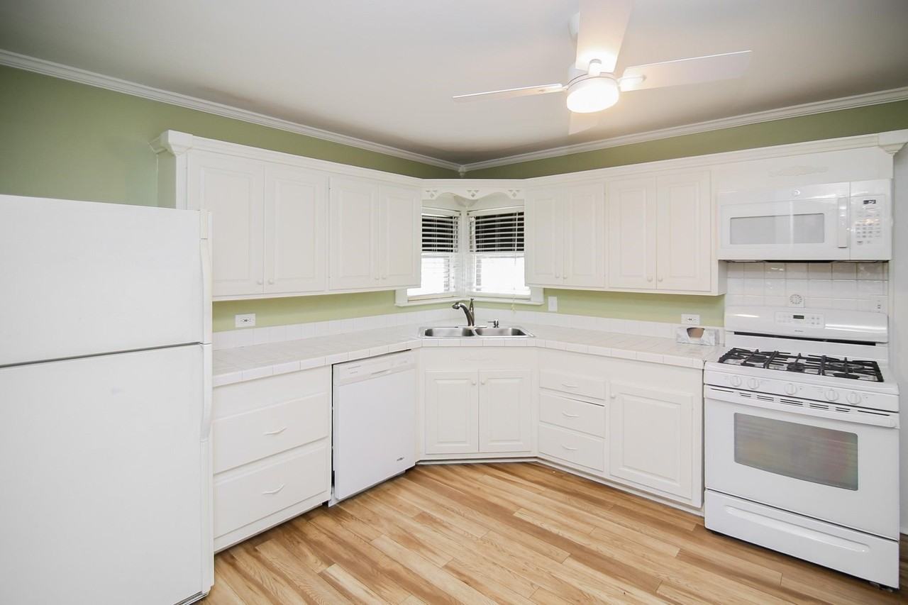 302 Woodlawn Dr - Photo 7 of 24