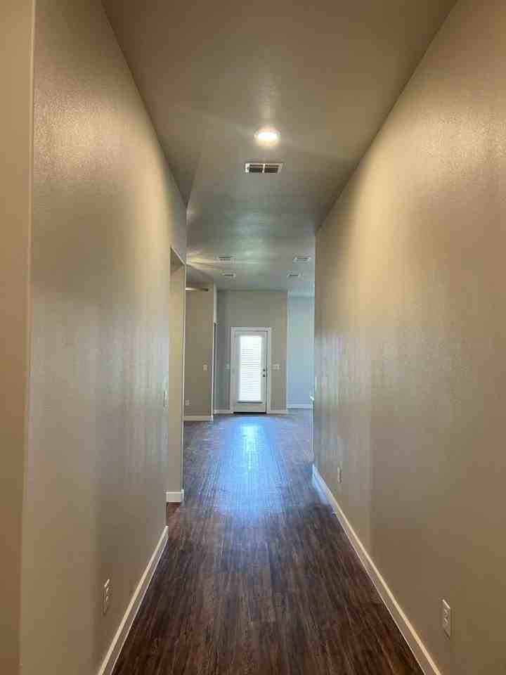 1918 Kirksey Ave - Photo 2 of 32