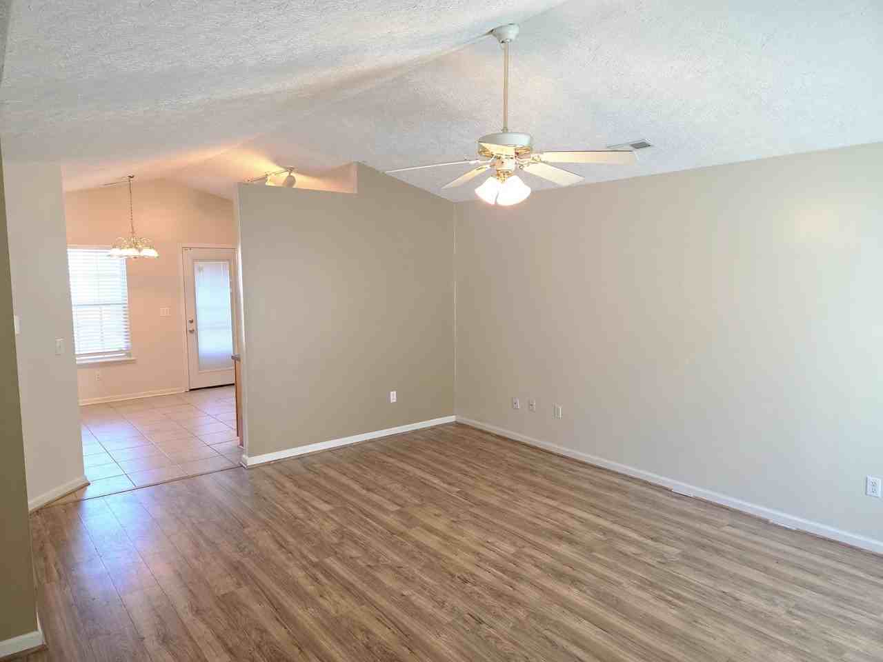 209 Lucille Dr - Photo 3 of 20