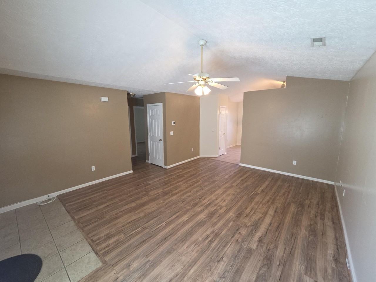 209 Lucille Dr - Photo 4 of 20