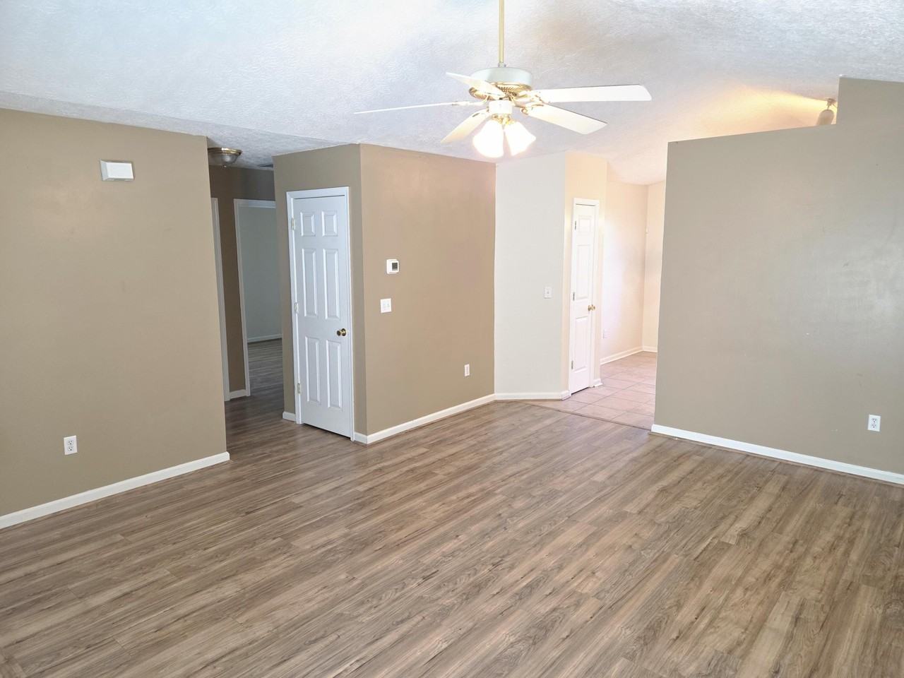 209 Lucille Dr - Photo 5 of 20