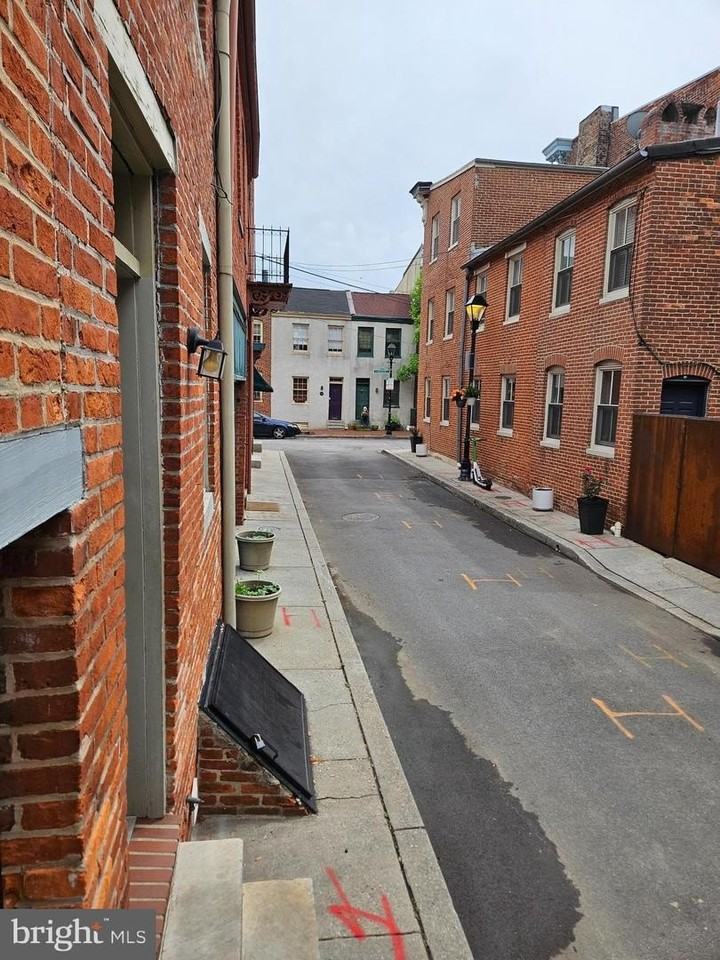 801 S Bethel St - Photo 4 of 24