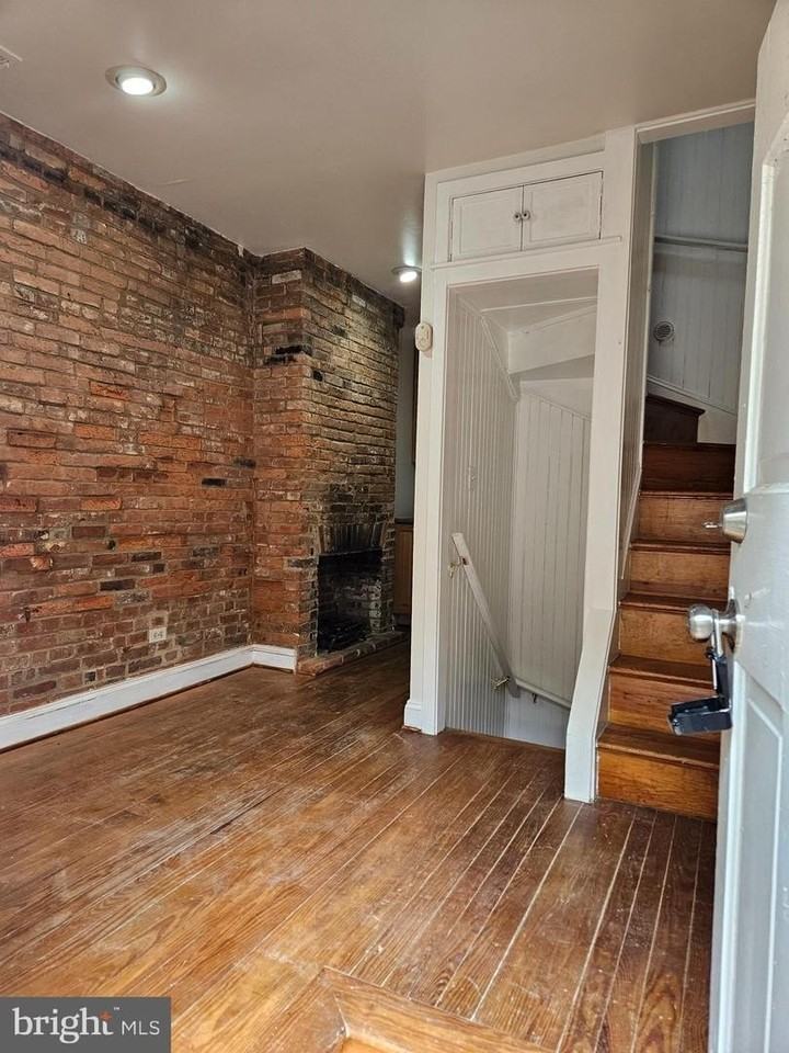 801 S Bethel St - Photo 6 of 24
