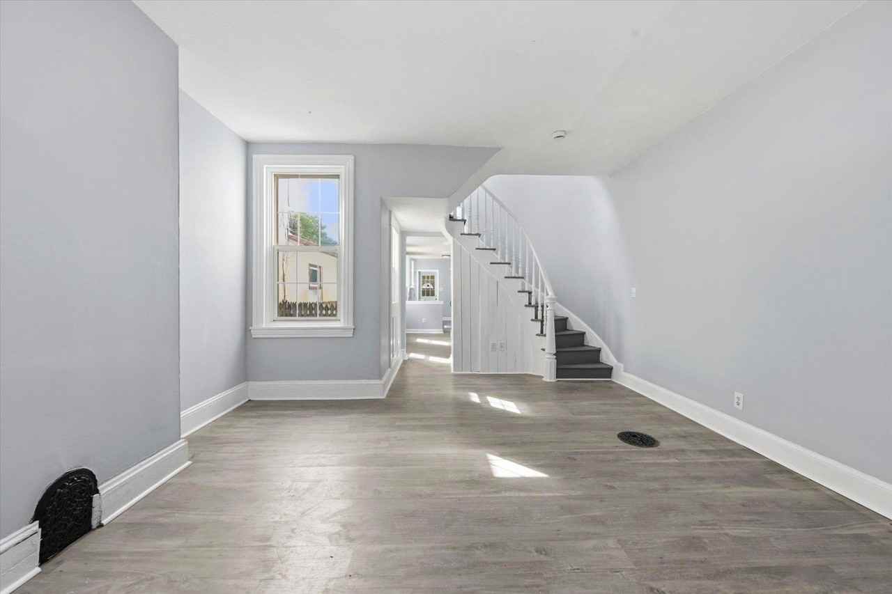 120 W Barnard St - Photo 6 of 25