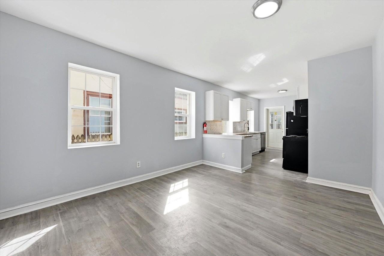 120 W Barnard St - Photo 7 of 25
