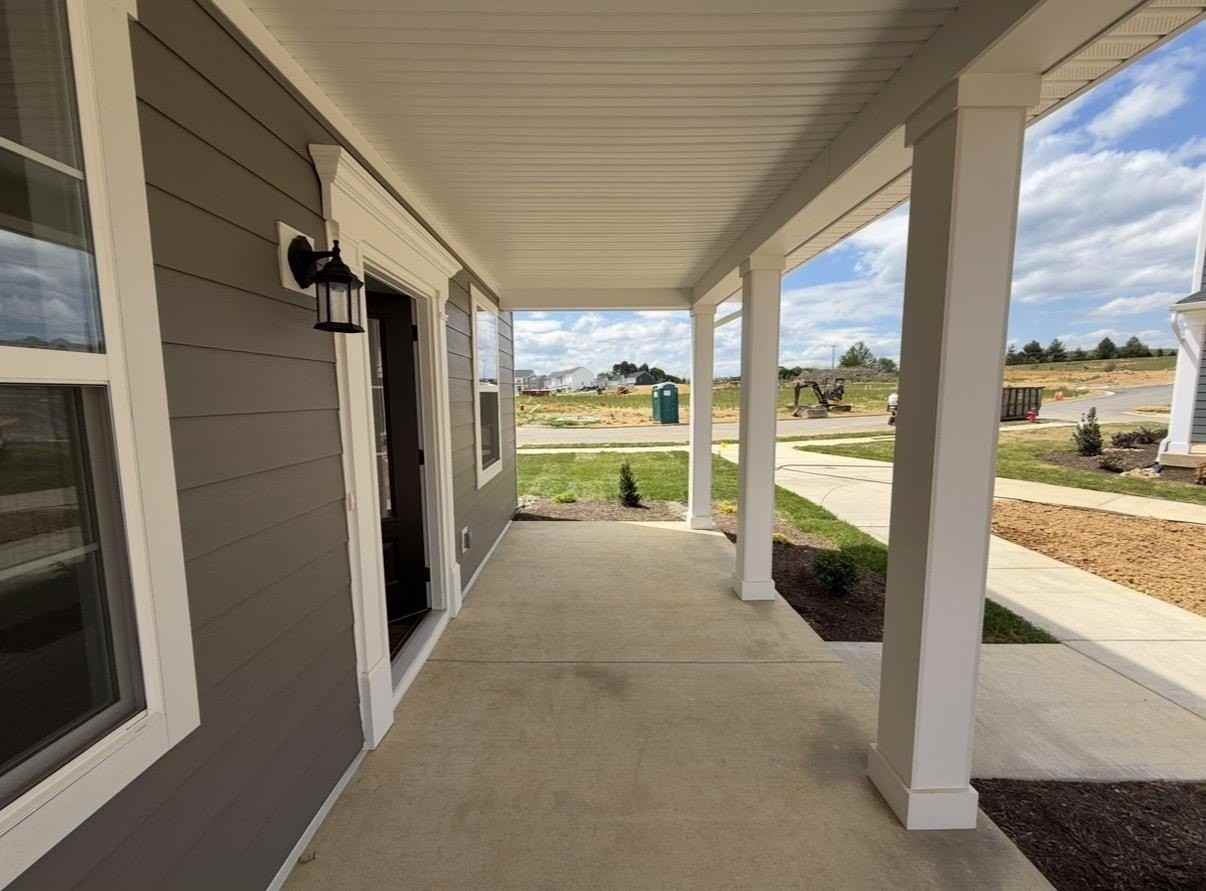 1073 Balsam Ln - Photo 5 of 47