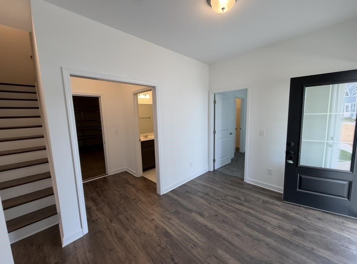 1073 Balsam Ln - Photo 7 of 47