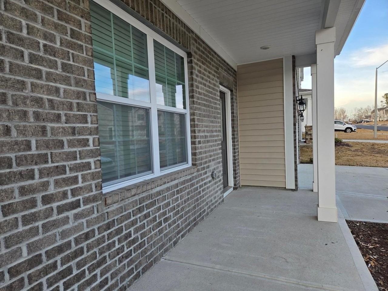 1134 Saddlebrook Dr - Photo 2 of 27