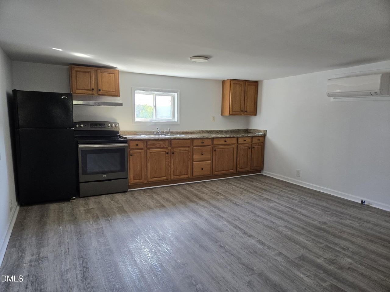 500 Lynch Rd - Photo 2 of 10