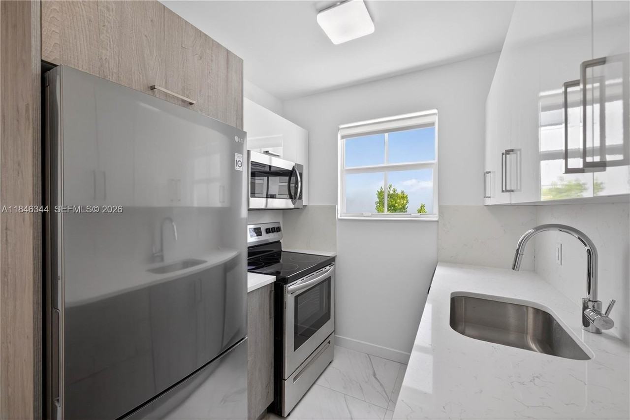 1552 Euclid Ave #4