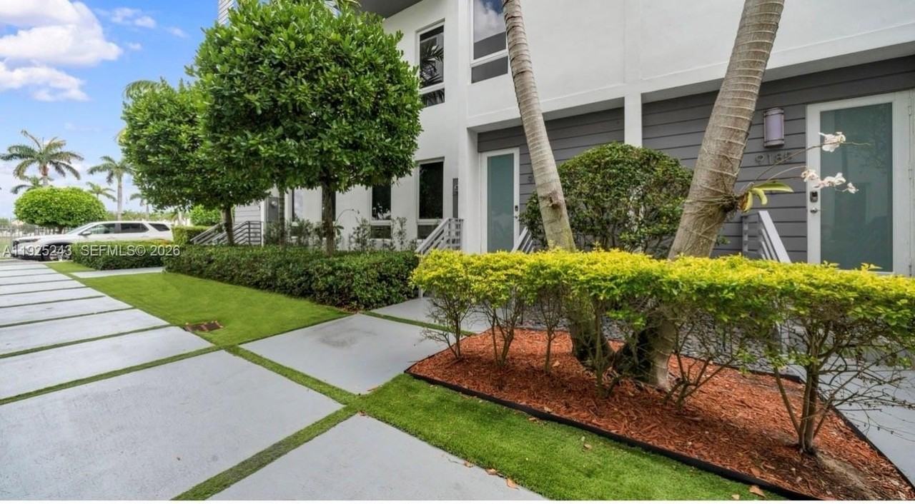 9187 Nw 33rd St - Photo 2 of 25